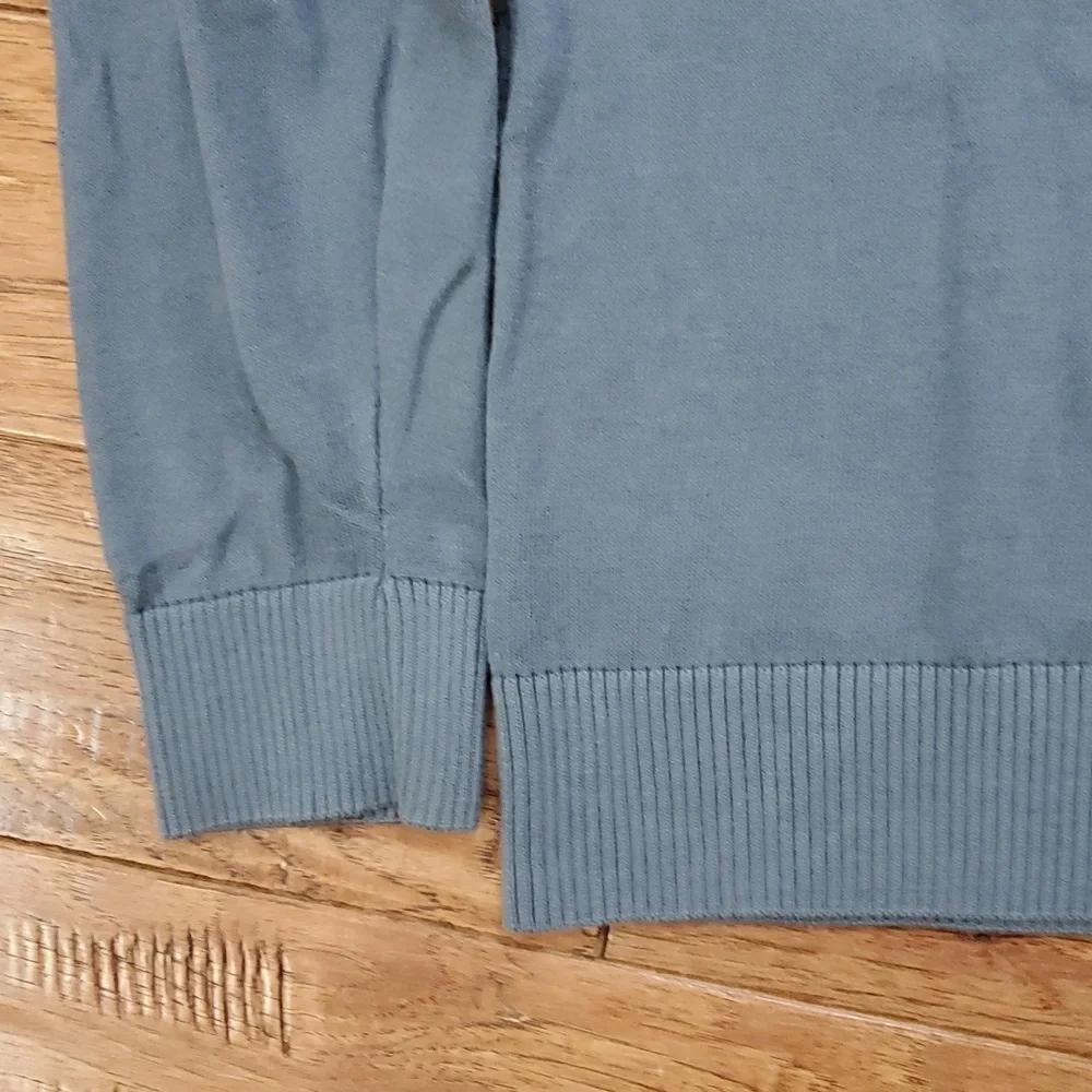 Wool & Co V-Neck Sweater Classic Knit